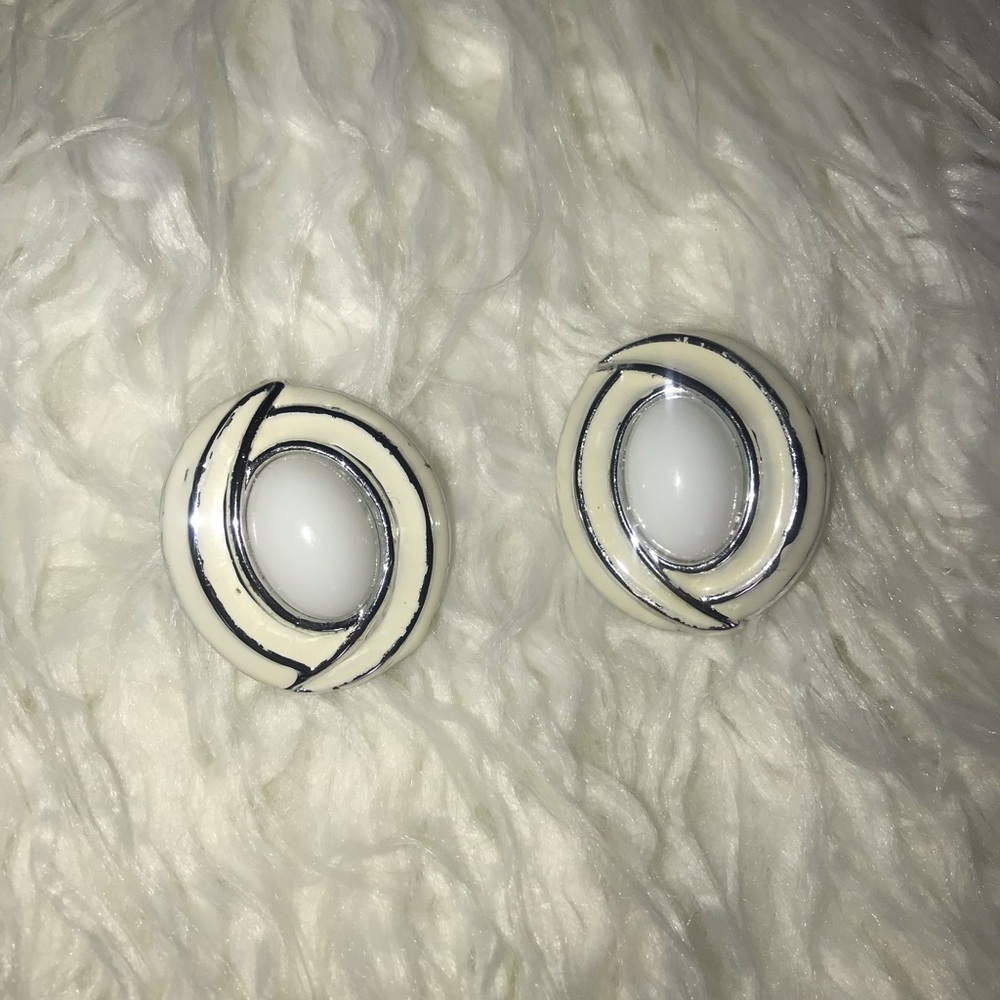 Women’s Clip-On Earrings